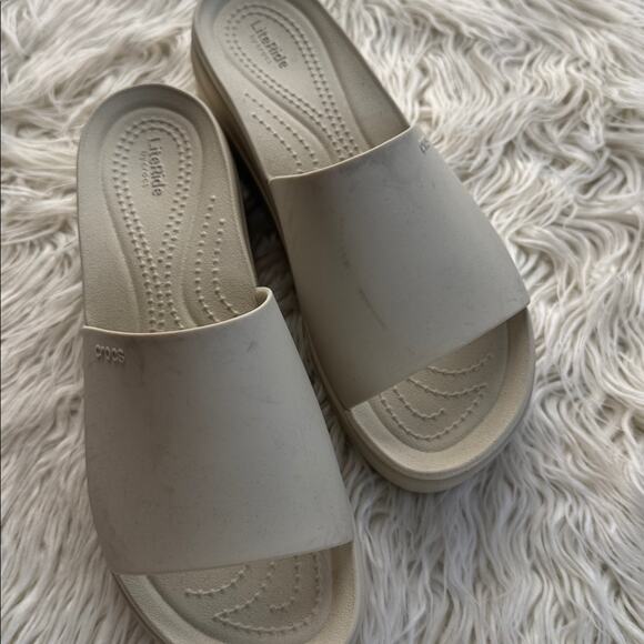 Crocs Brooklyn Slide in Bone - Picture 10 of 12